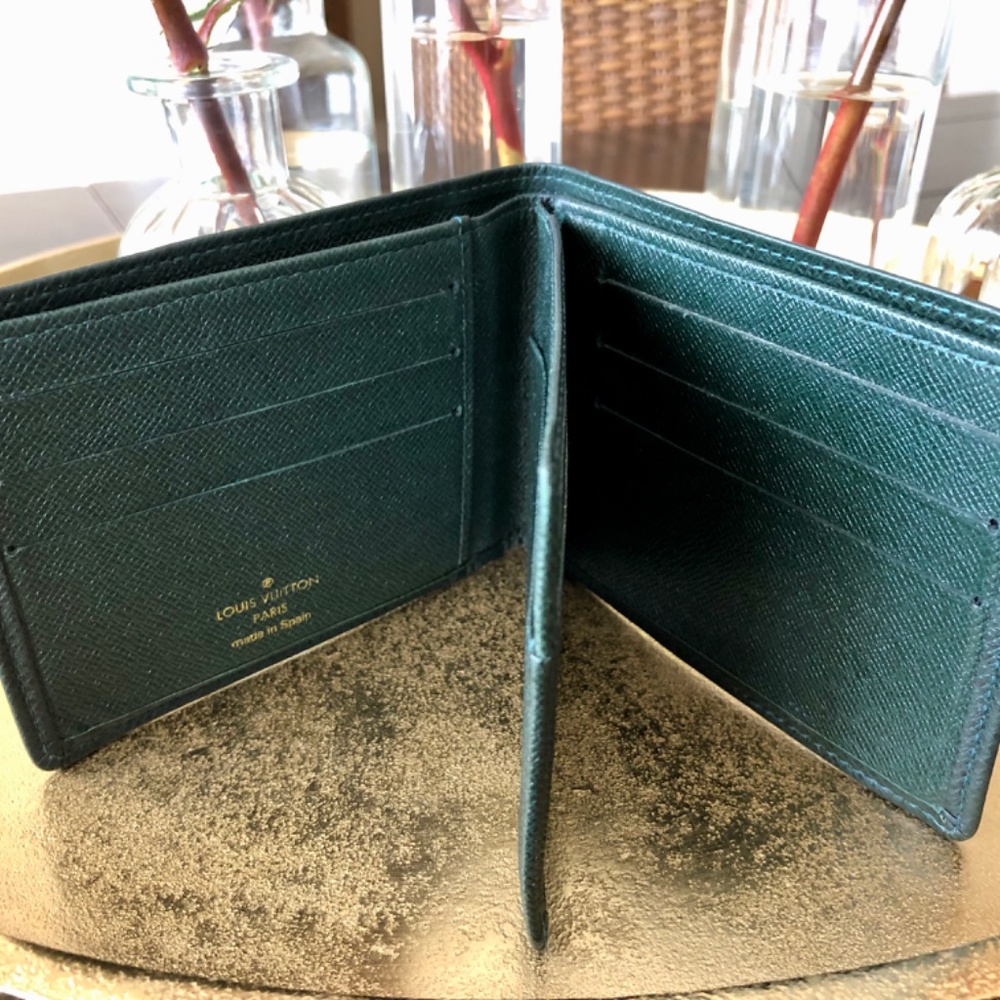 LOUIS VUITTON Bi-Fold Wallet